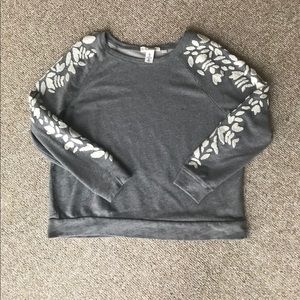 H&M (LOGG) grey pullover + white pattern sleeves